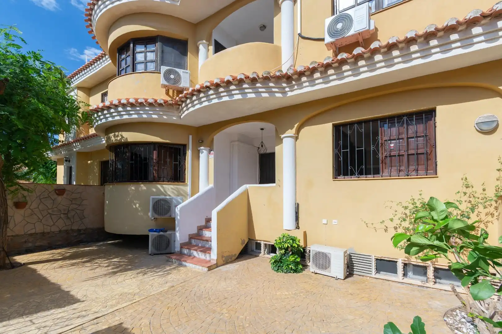 Vista exterior de Casa o chalet en venta en Cartagena con Terraza, Amueblado y Piscina comunitaria