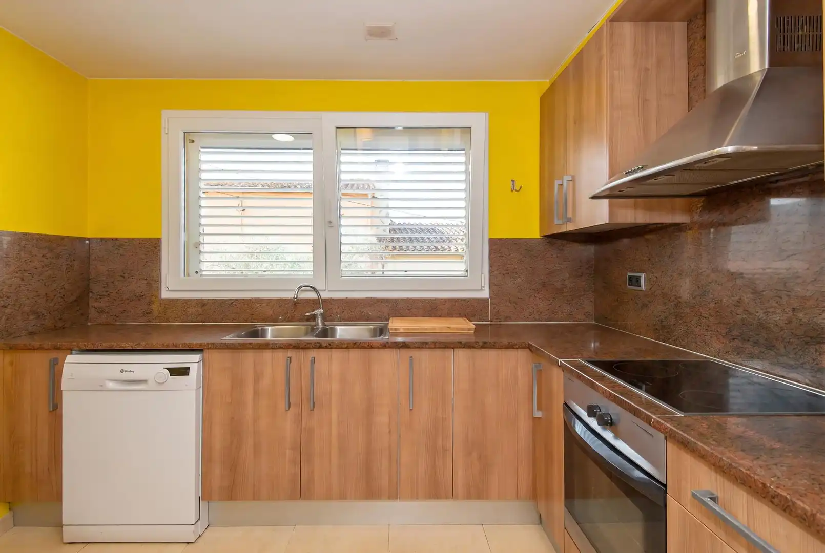 Kitchen of Houses for sale in Flaçà  with Air Conditioner and Heating