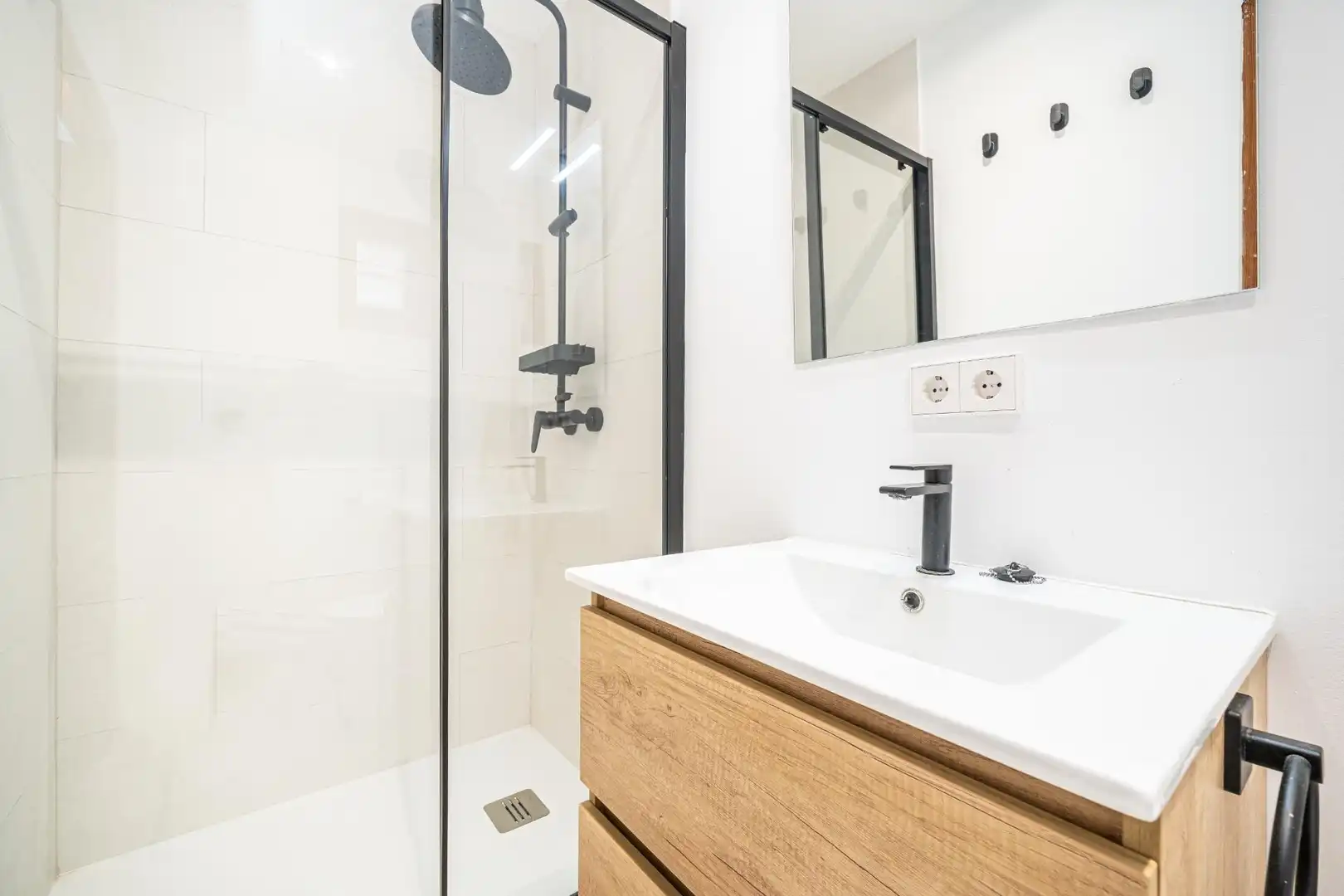 Bathroom of Ground floor for sale in Ponent