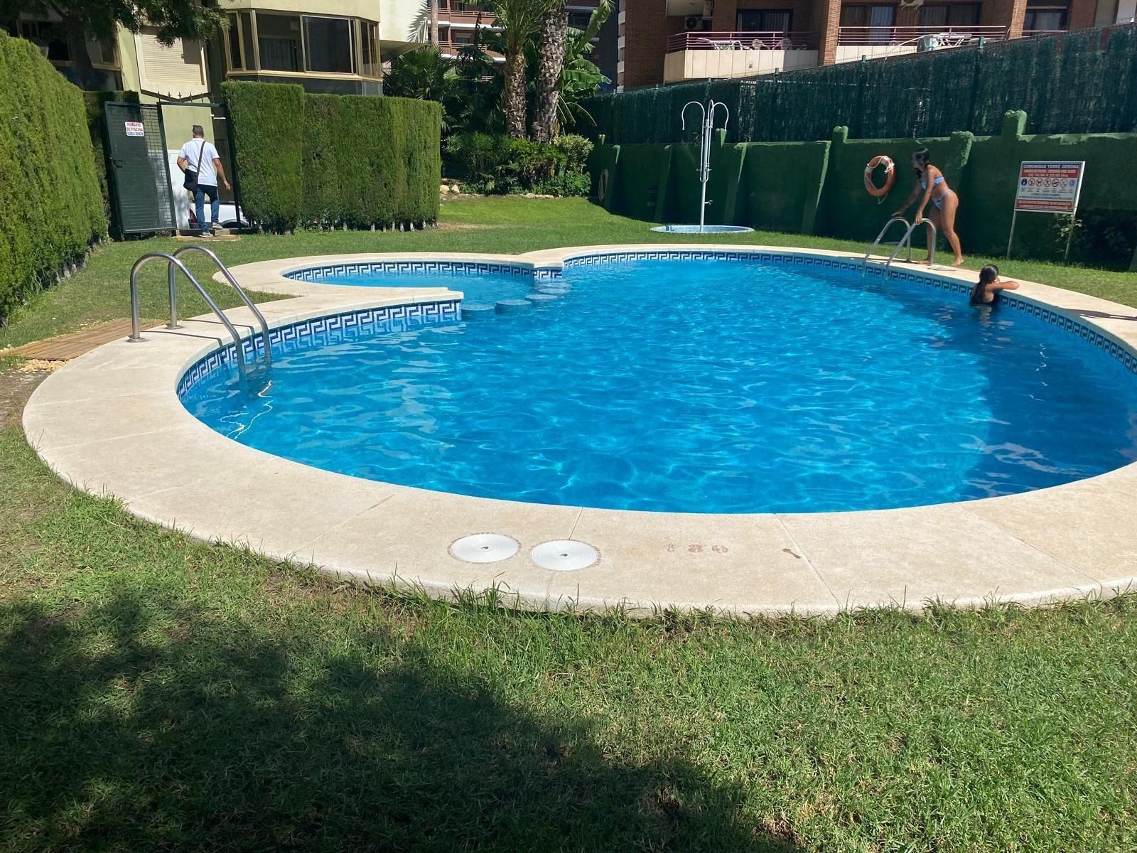 Piscina de Apartament en venda en Benidorm amb Terrassa i Piscina comunitària