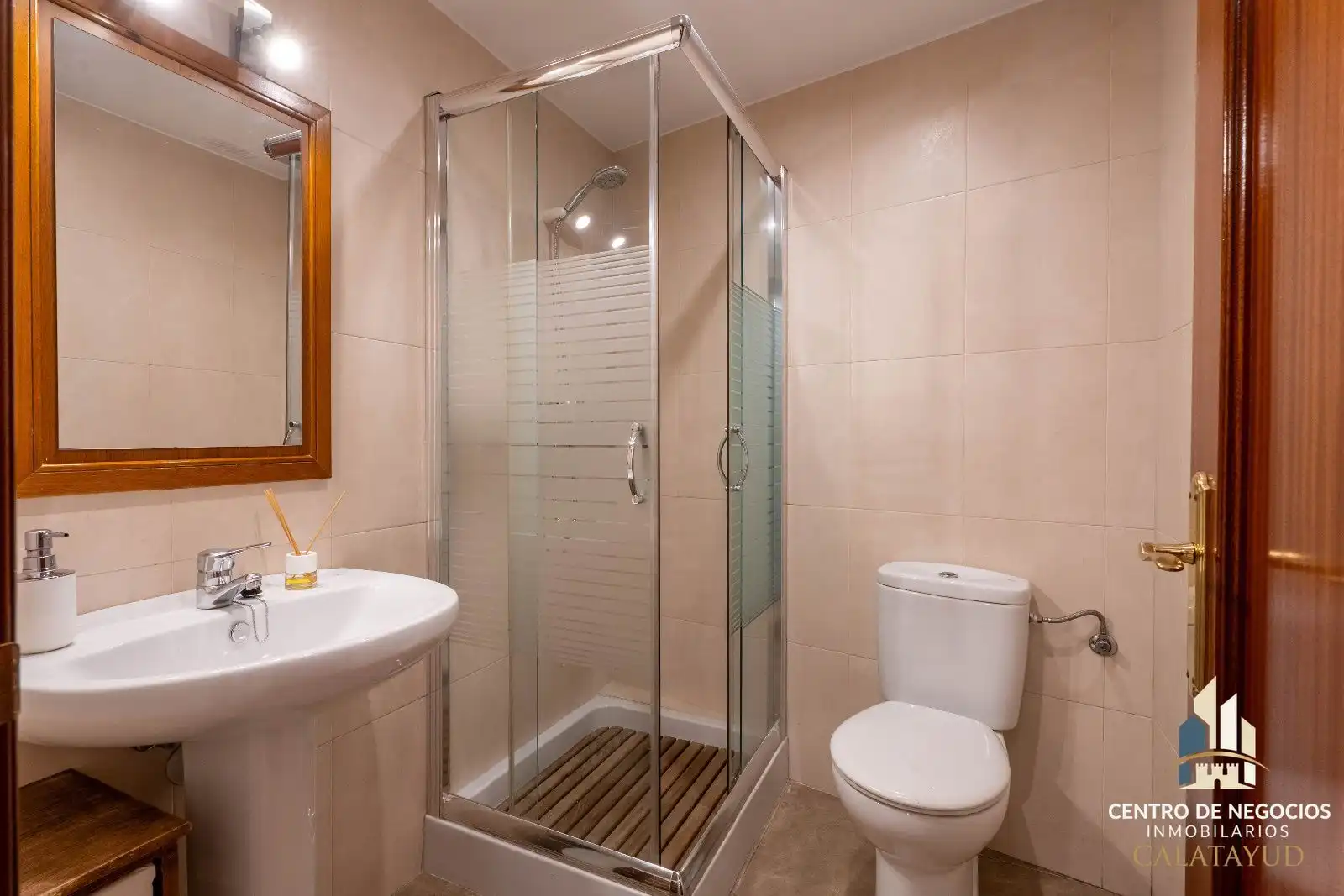 Badezimmer von Wohnung zum Verkauf in Calatayud mit Heizung, Parkett und Terrasse