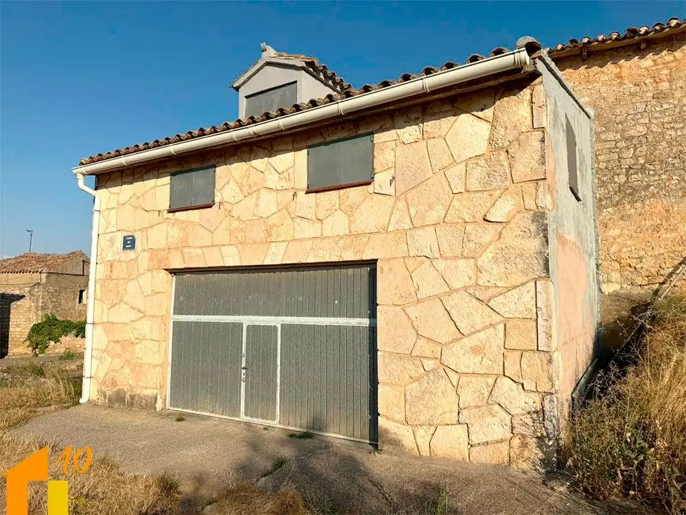 Exterior view of Houses for sale in Villaldemiro  with Heating, Storage room and Furnished