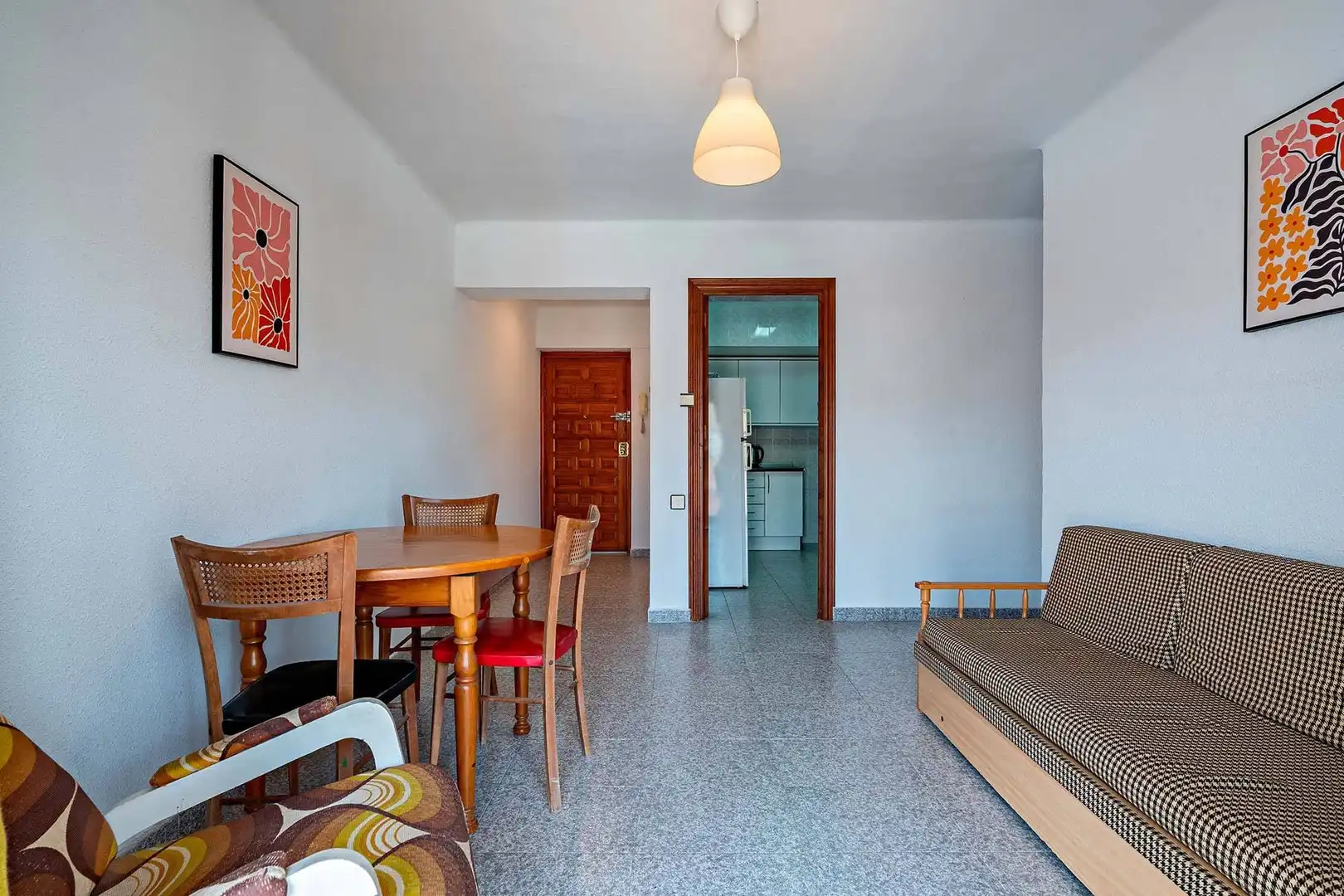 Sala d'estar de Pis en venda en Almería amb Terrassa, Moblat i Balcó