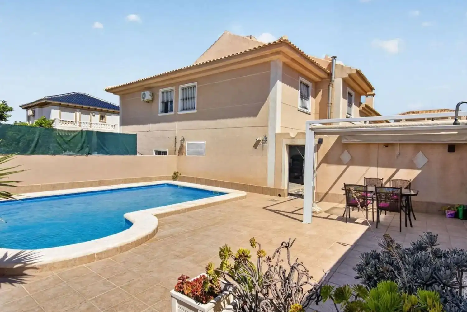 Villa avec piscine à vendre à GARCILASO DE LA VEGA