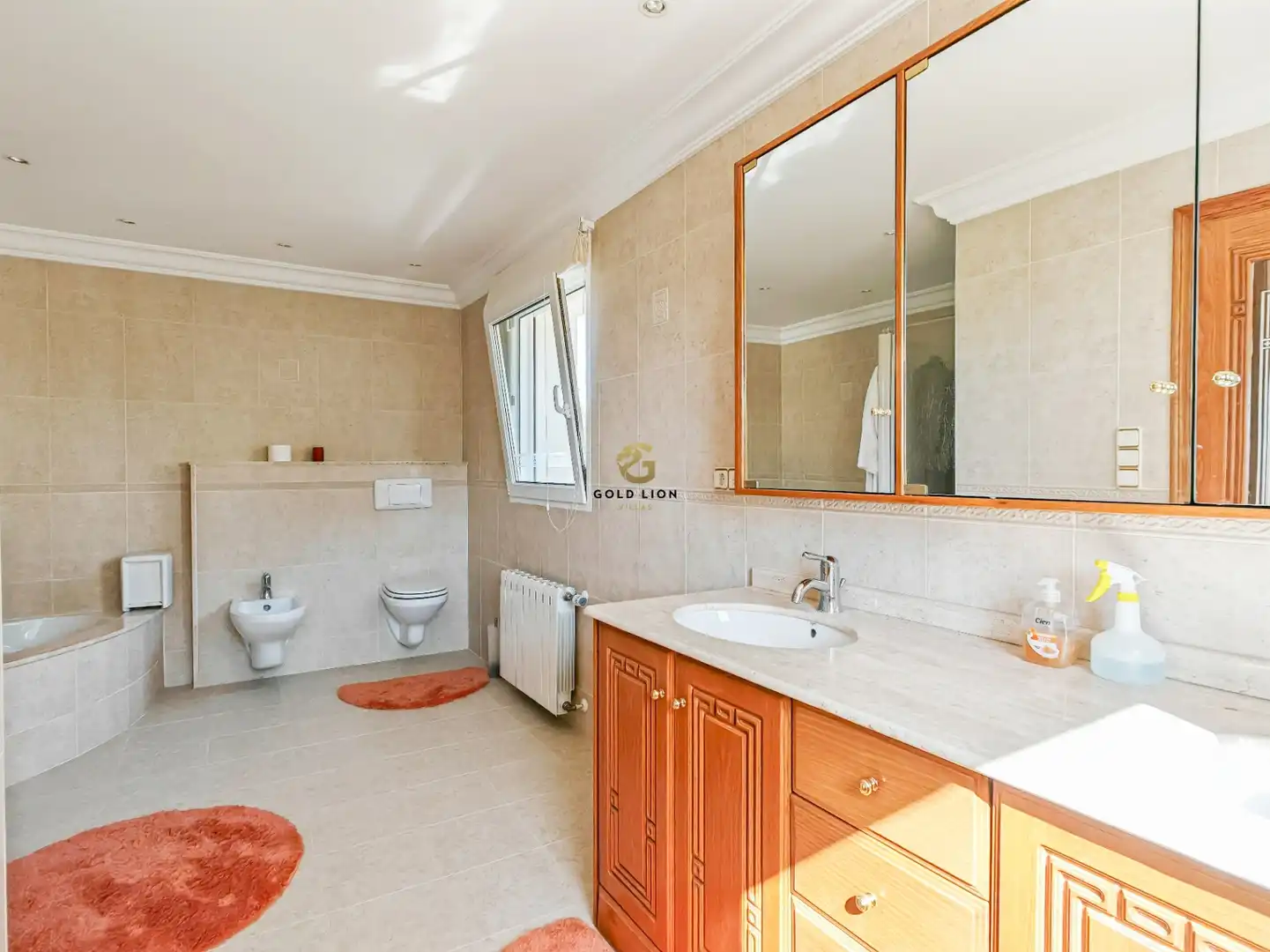 Bathroom of Houses for sale in Dénia  with Air Conditioner, Heating and Private garden