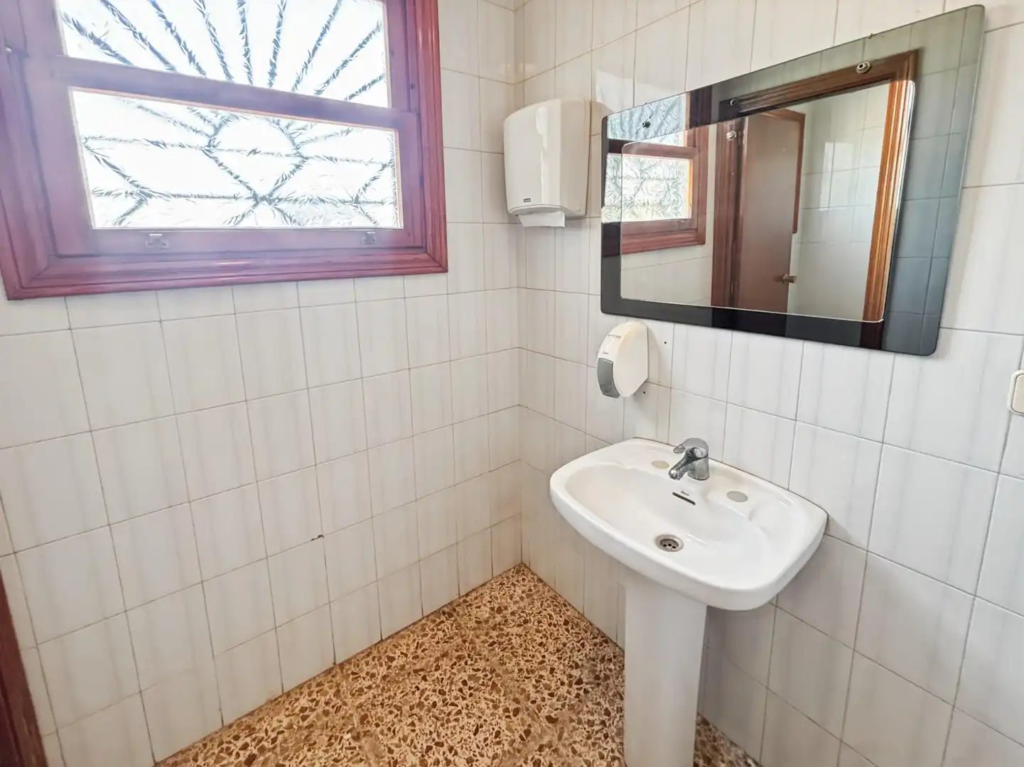 Badezimmer von Geschaftsraum zur Miete in La Romana mit Klimaanlage und Möbliert