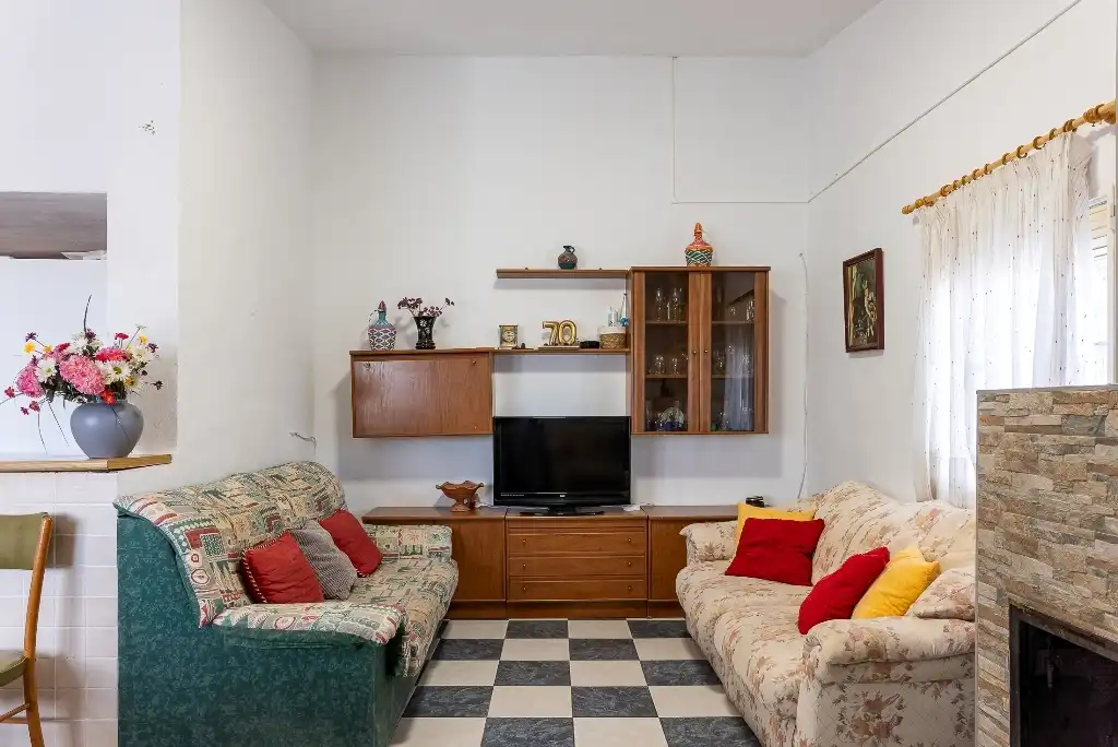 Sala de estar de Casa o chalet en venta en Castalla con Jardín privado, Piscina y Amueblado