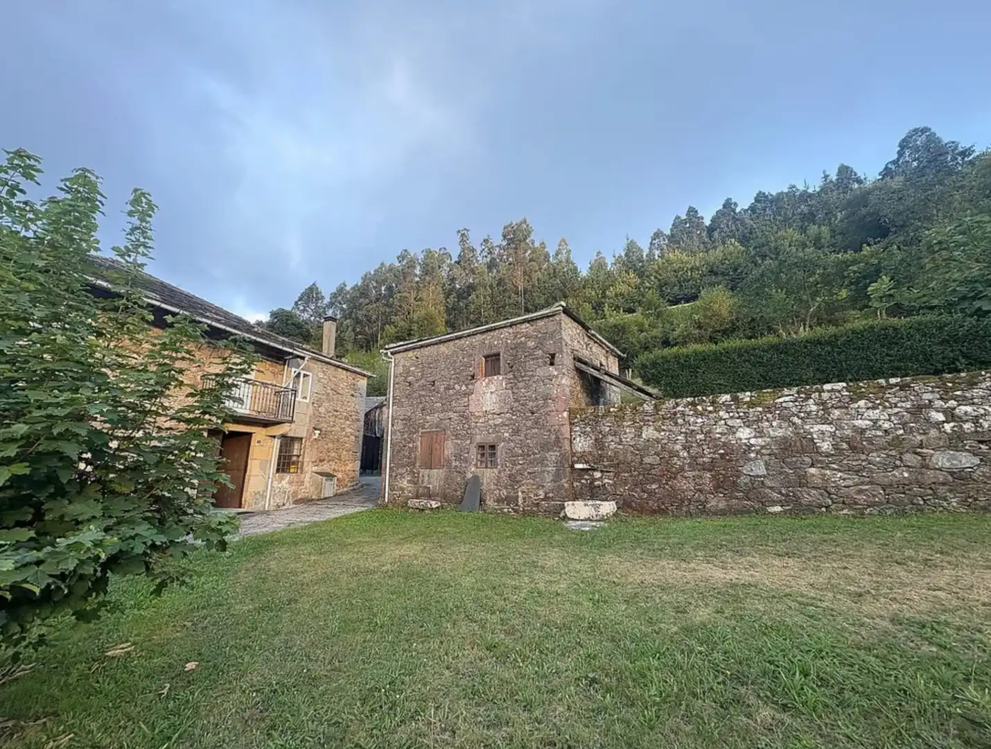 Vista exterior de Finca rústica en venda en Viveiro amb Jardí privat