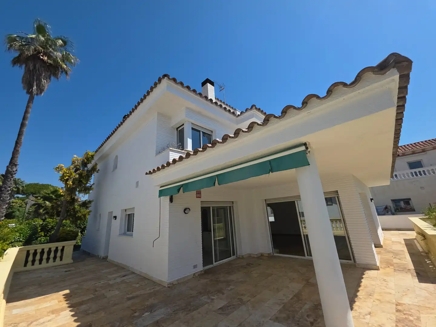 Vista exterior de Casa o chalet en venta en El Masnou con Calefacción, Jardín privado y Parquet