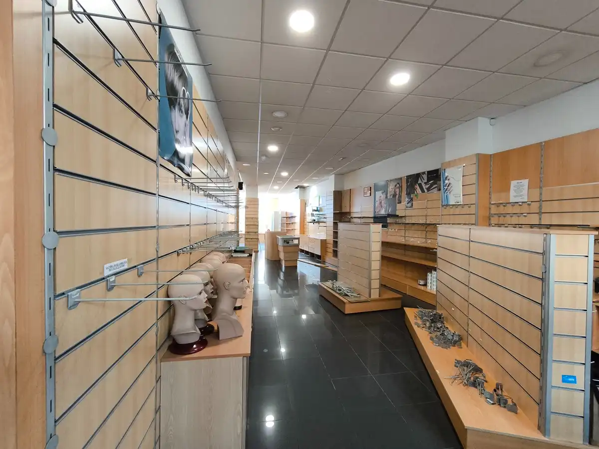 Local comercial de lloguer a Vilagarcía, imagen 4