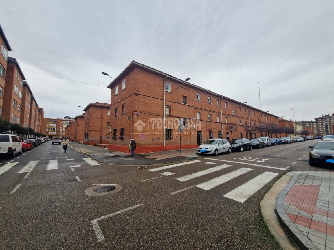 Exterior view of Flat for sale in Palencia Capital  with Heating and Storage room
