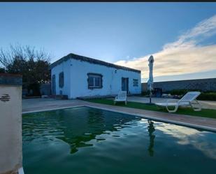 Piscina de Casa o xalet en venda en Chiclana de la Frontera
