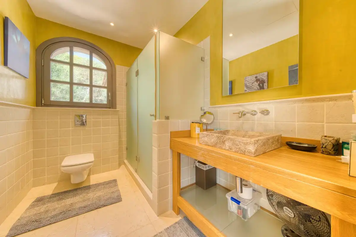 Baño de Casa o chalet en venta en Sotogrande con Aire acondicionado, Jardín privado y Terraza
