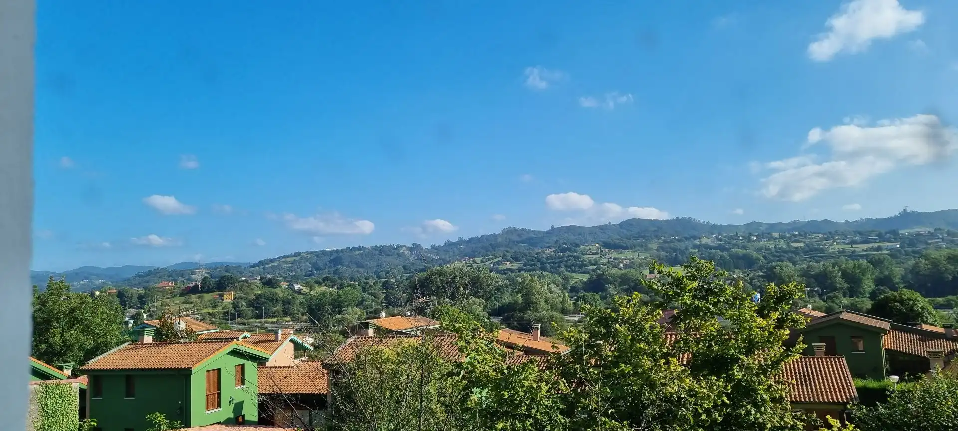 Vista exterior de Edificio en venta en Siero