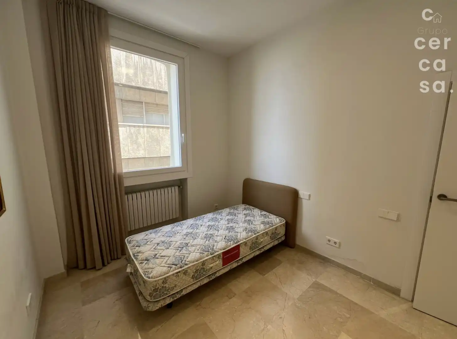 Habitación de Piso de alquiler en Valencia con Aire acondicionado y Amueblado