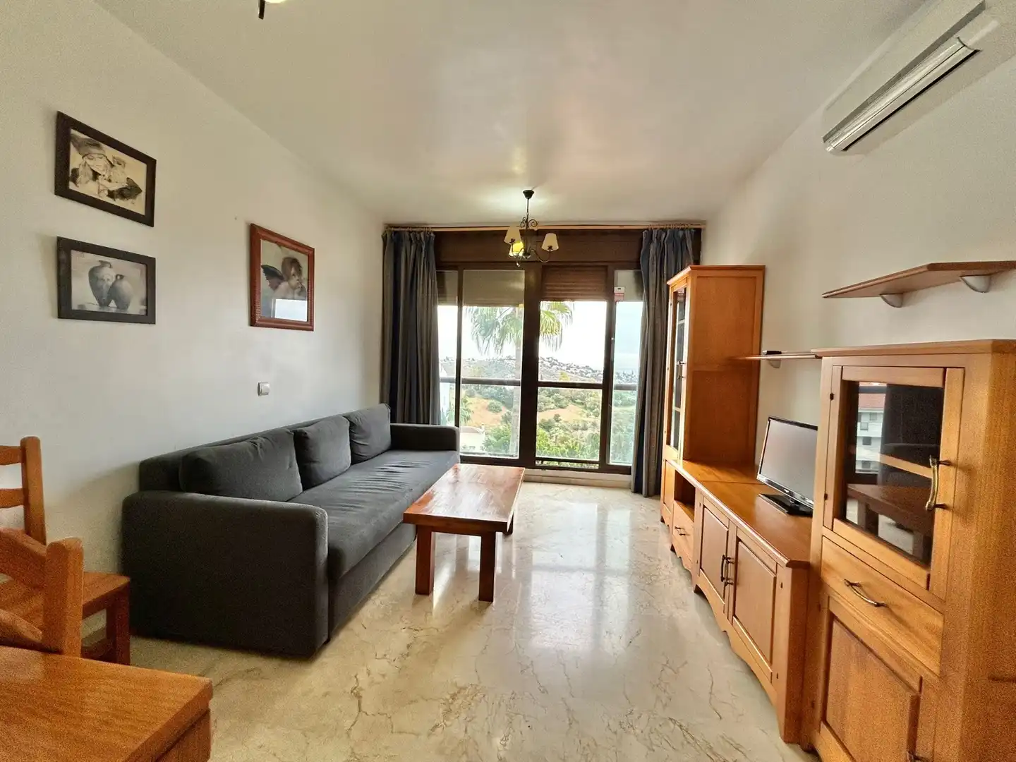 Sala d'estar de Dúplex en venda en Mijas amb Terrassa, Traster i Moblat
