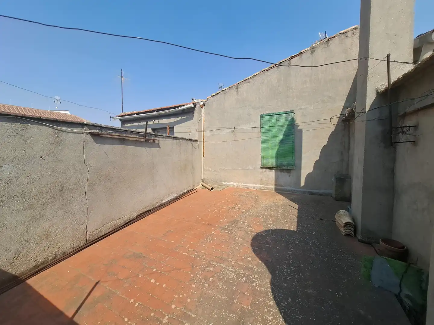 Vista exterior de Casa adosada en venta en Carrión de Calatrava con Calefacción, Terraza y Trastero