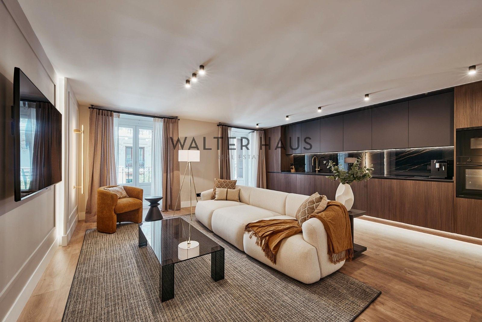 Living room of Flat for sale in  Madrid Capital  with Air Conditioner, Heating and Furnished