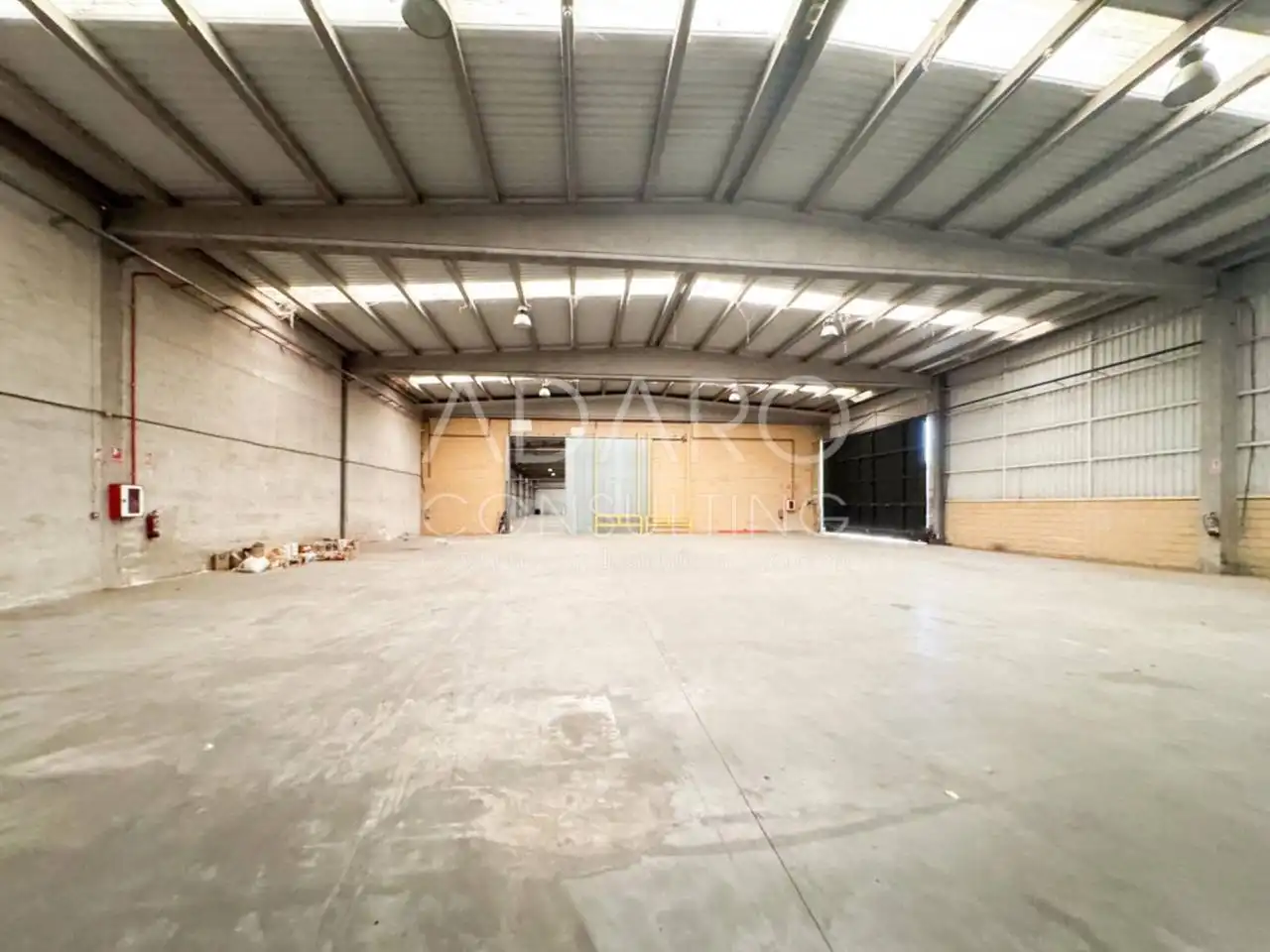 Nave industrial en venta en Meco con Alarma