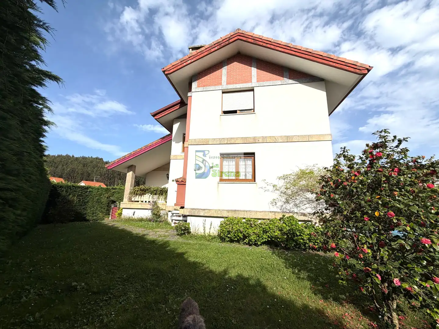 Vista exterior de Casa o chalet en venta en Castro-Urdiales con Calefacción, Jardín privado y Terraza