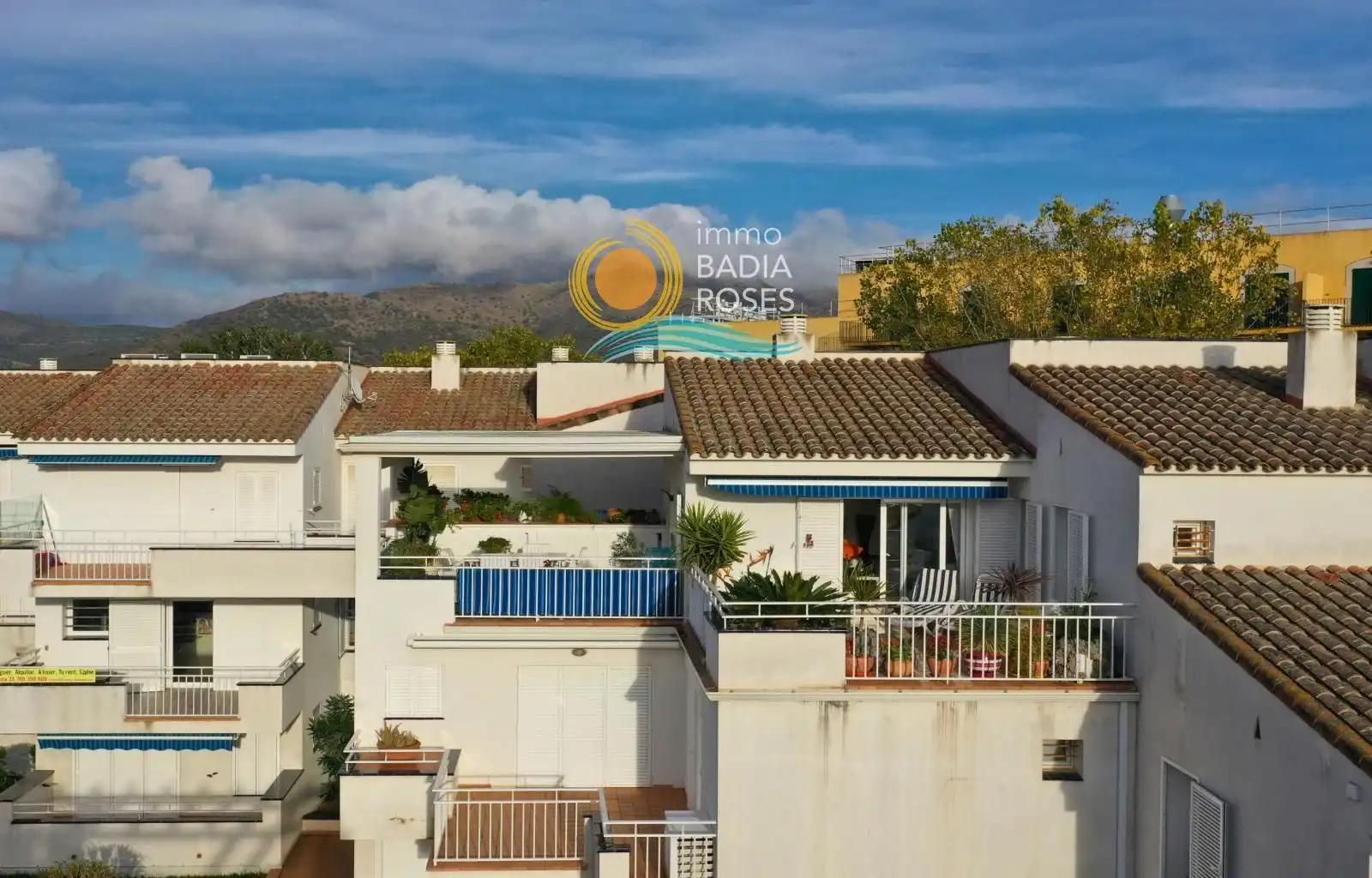 Vista exterior de Pis en venda en Roses amb Aire condicionat, Calefacció i Terrassa