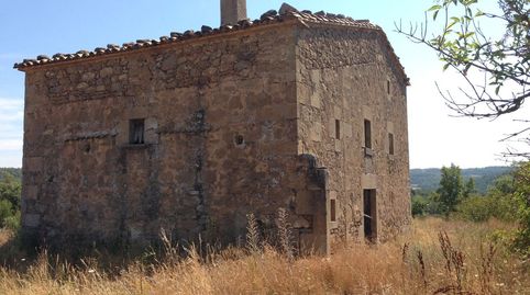 Finca rústica en venta, con Casa - Masia a reformar y 5 Ha de terreno de cultivo (secano), en Pinell de Solsones 