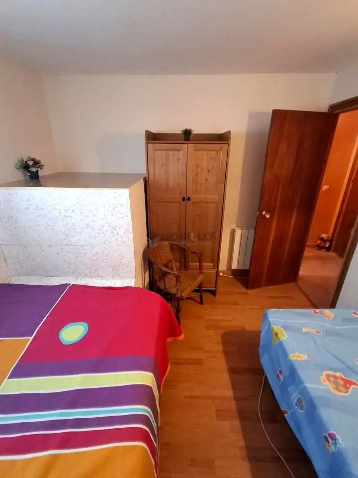 Dormitori de Casa o xalet en venda en Cascante del Río amb Calefacció, Terrassa i Moblat