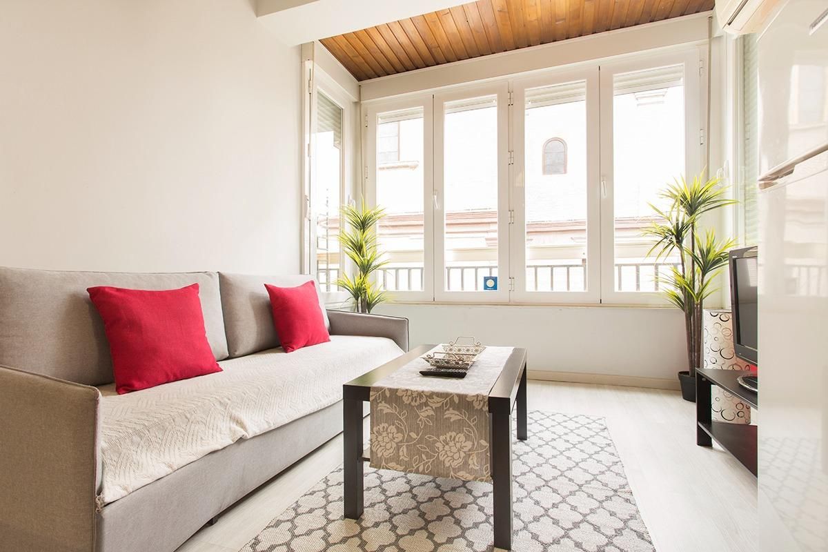 Living room of Flat for sale in  Granada Capital  with Air Conditioner and Balcony