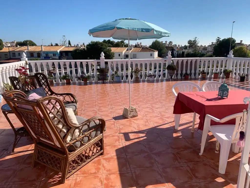 Terrassa de Casa o xalet en venda en Orihuela amb Aire condicionat, Calefacció i Jardí privat