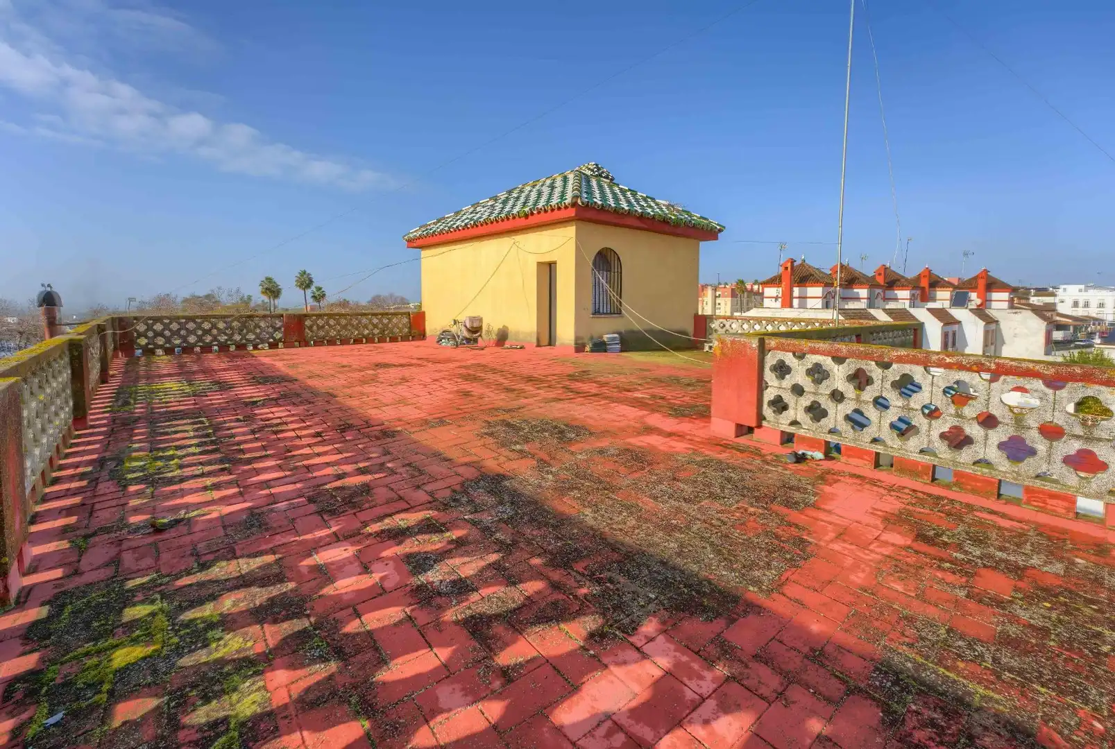 Terrace of Houses for sale in Sanlúcar la Mayor  with Air Conditioner, Private garden and Terrace