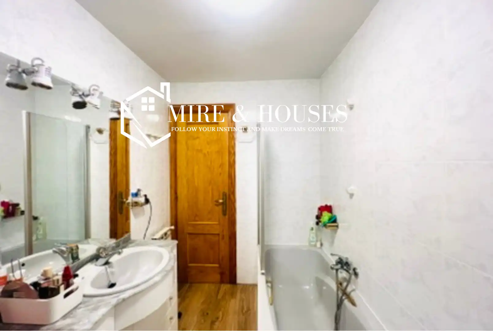Baño de Casa adosada en venta en El Molar (Madrid) con Calefacción, Jardín privado y Terraza