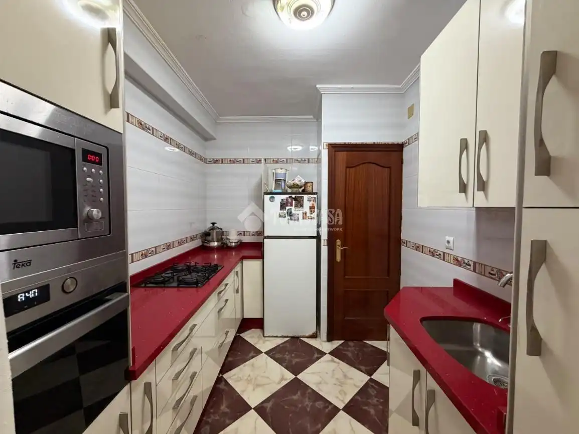 Cuina de Casa o xalet en venda en Sevilla amb Aire condicionat i Balcó