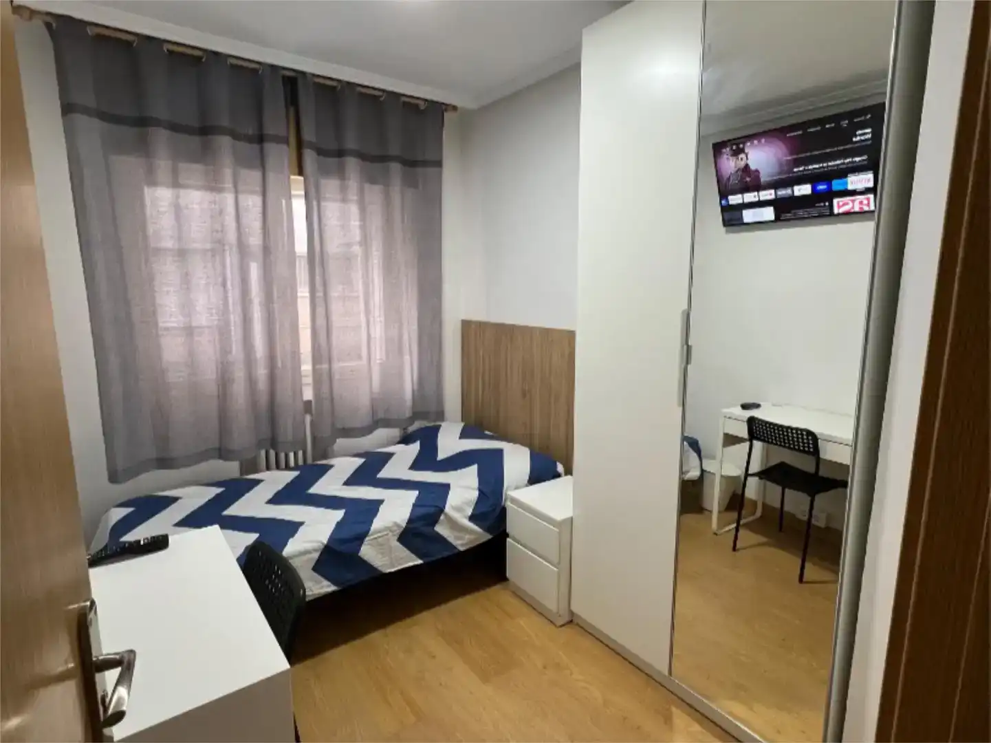 Schlafzimmer von Wohnung zur untervermieten in Versalles