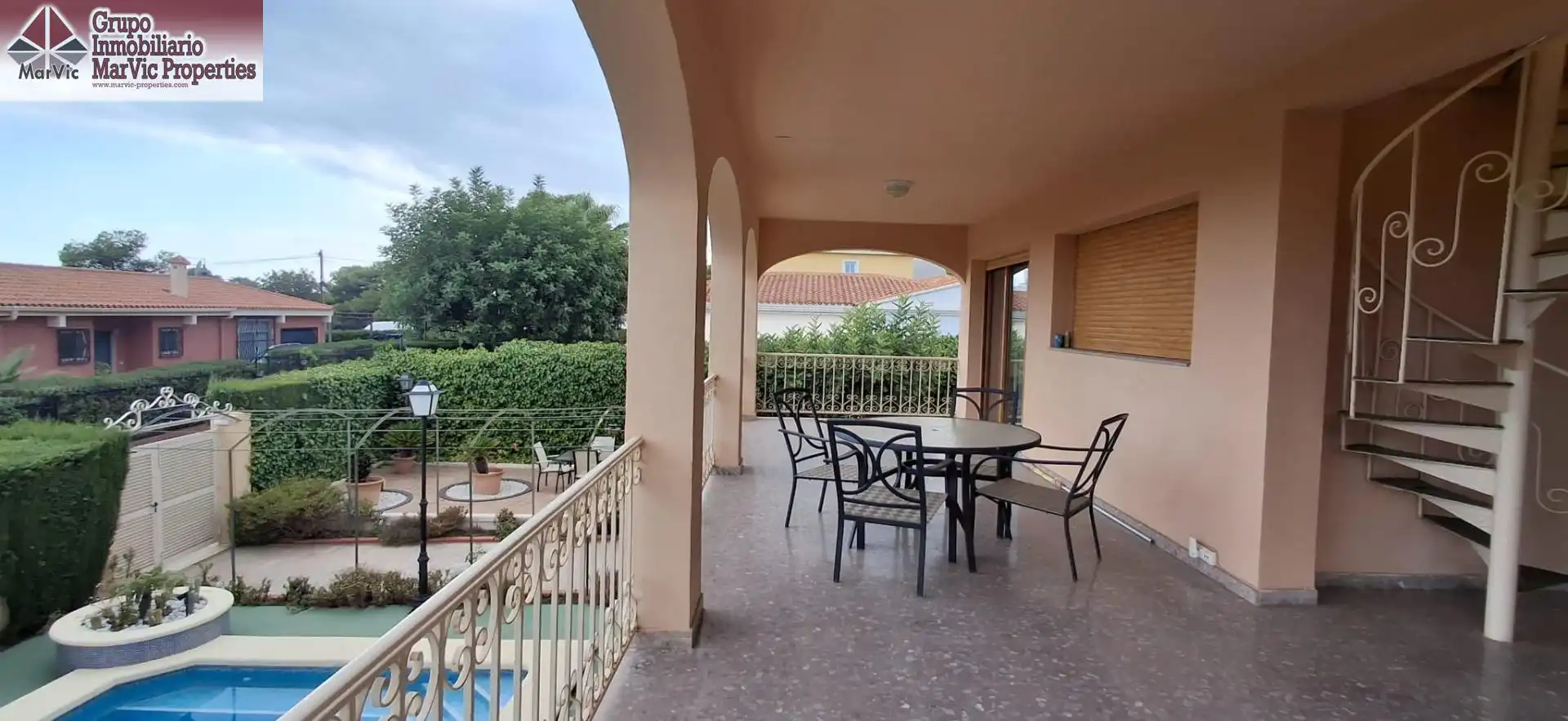 Terrassa de Casa o xalet en venda en Benidorm amb Aire condicionat, Jardí privat i Terrassa