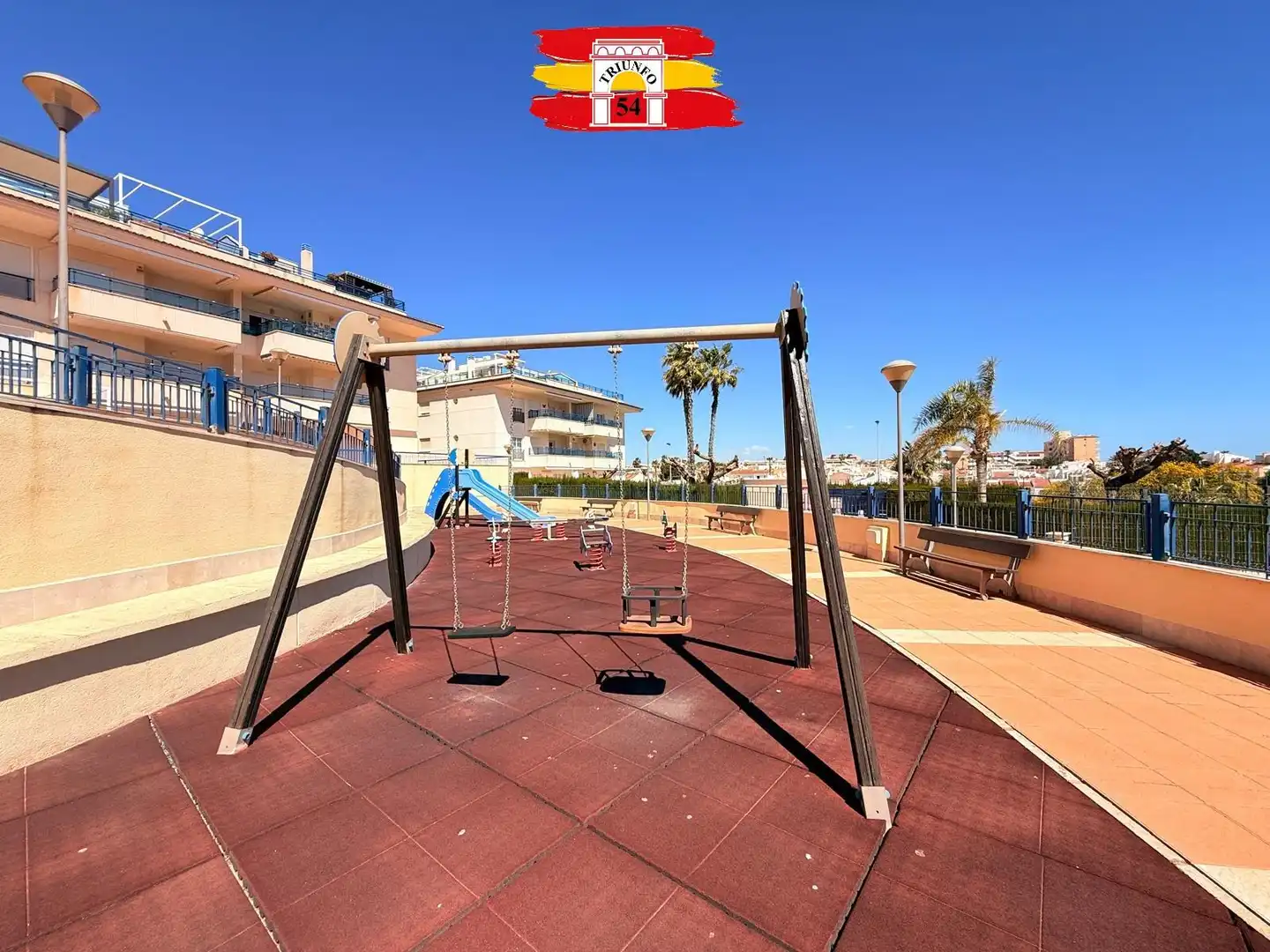 Terraza de Ático en venta en Pilar de la Horadada con Aire acondicionado, Jardín privado y Trastero