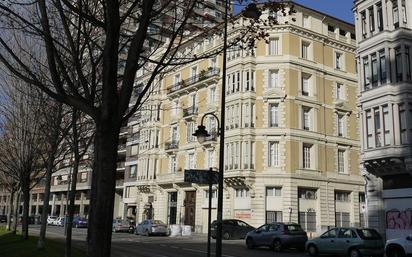 Vista exterior de Estudi en venda en Bilbao 