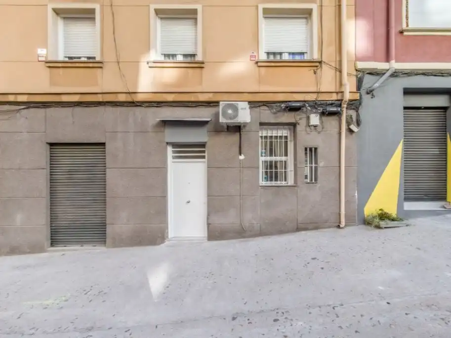 Exterior view of Study for rent in  Madrid Capital  with Air Conditioner