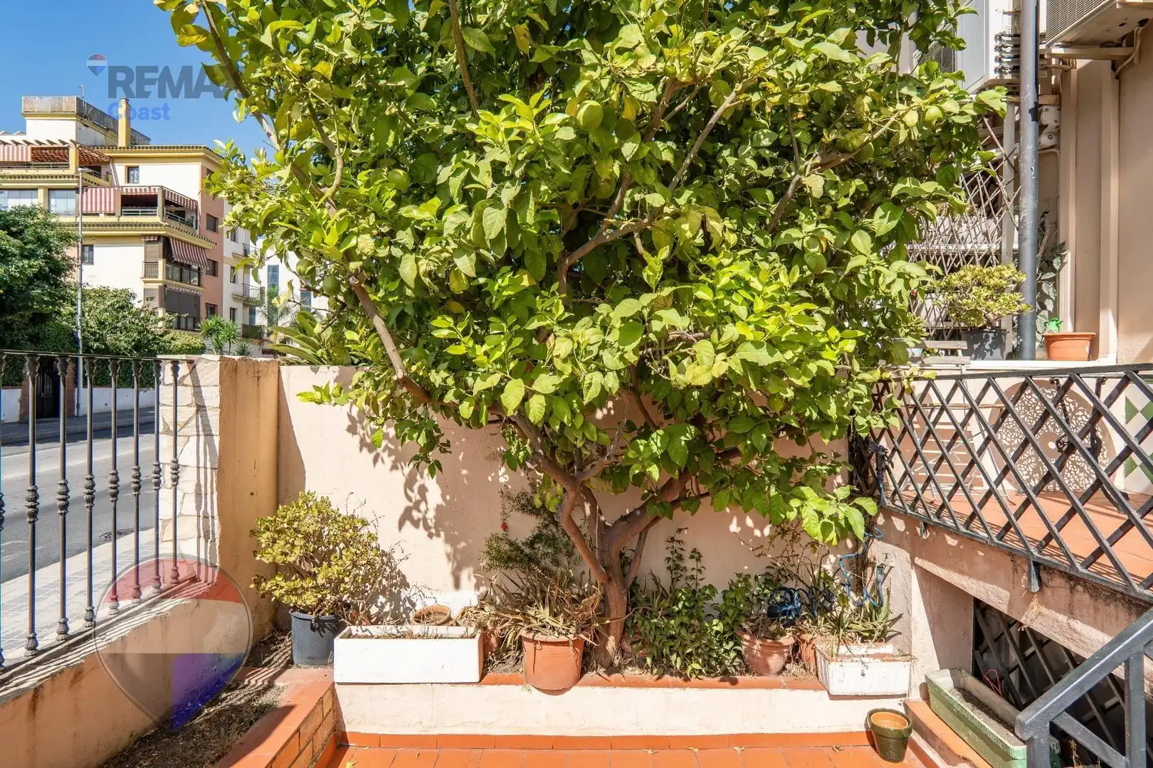 Terraced house for sale in Avenida CARLOS HAYA, imagen 2