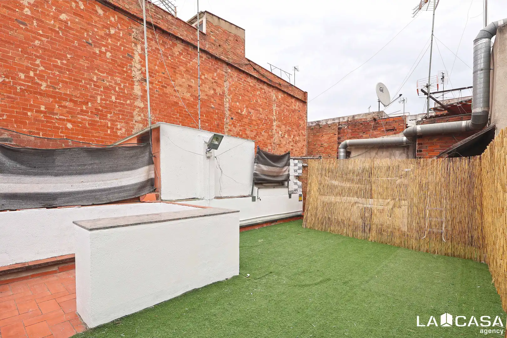 Terraza de Ático en venta en L'Hospitalet de Llobregat con Balcón