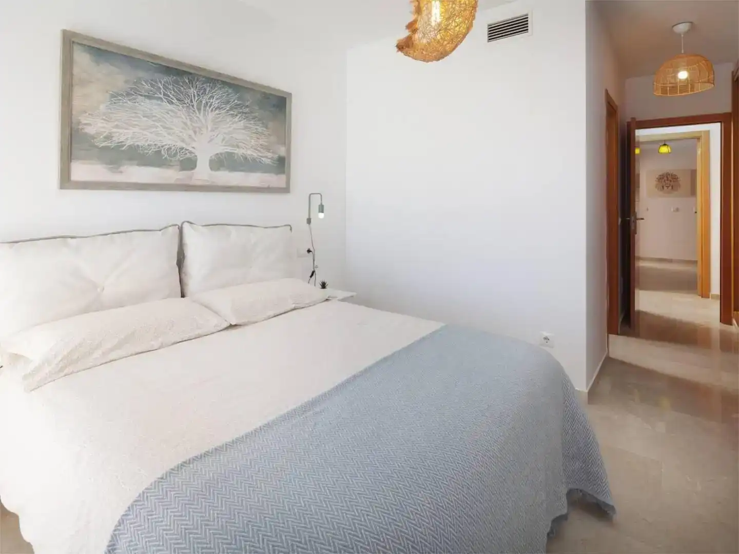 Habitación de Piso de alquiler en Vélez-Málaga con Aire acondicionado, Piscina y Amueblado