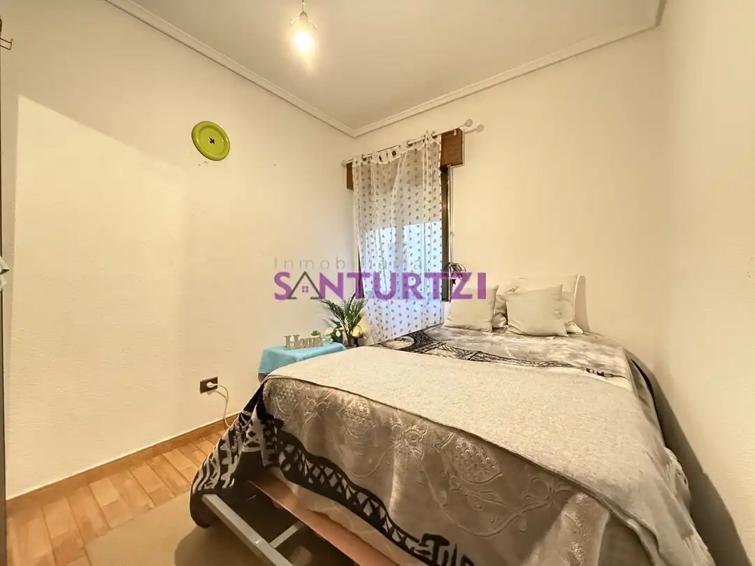 Schlafzimmer von Wohnung zum Verkauf in Santurtzi  mit Heizung