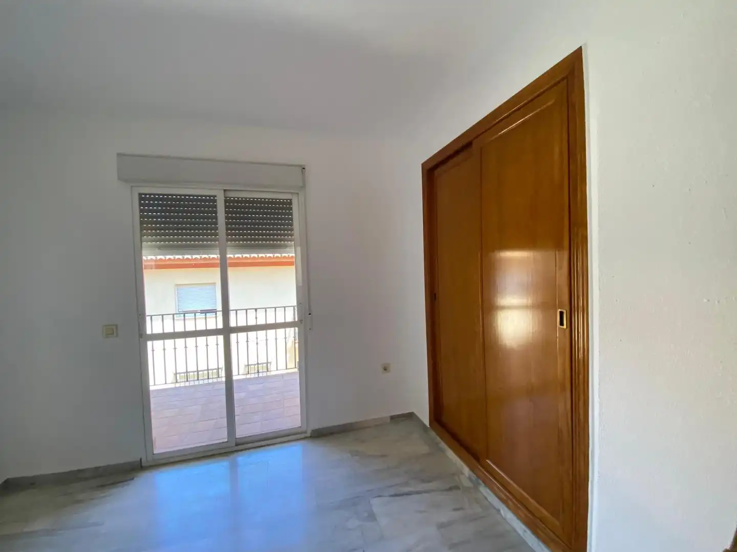 Casa adosada de alquiler en Huétor Vega con Aire acondicionado, Calefacción y Terraza