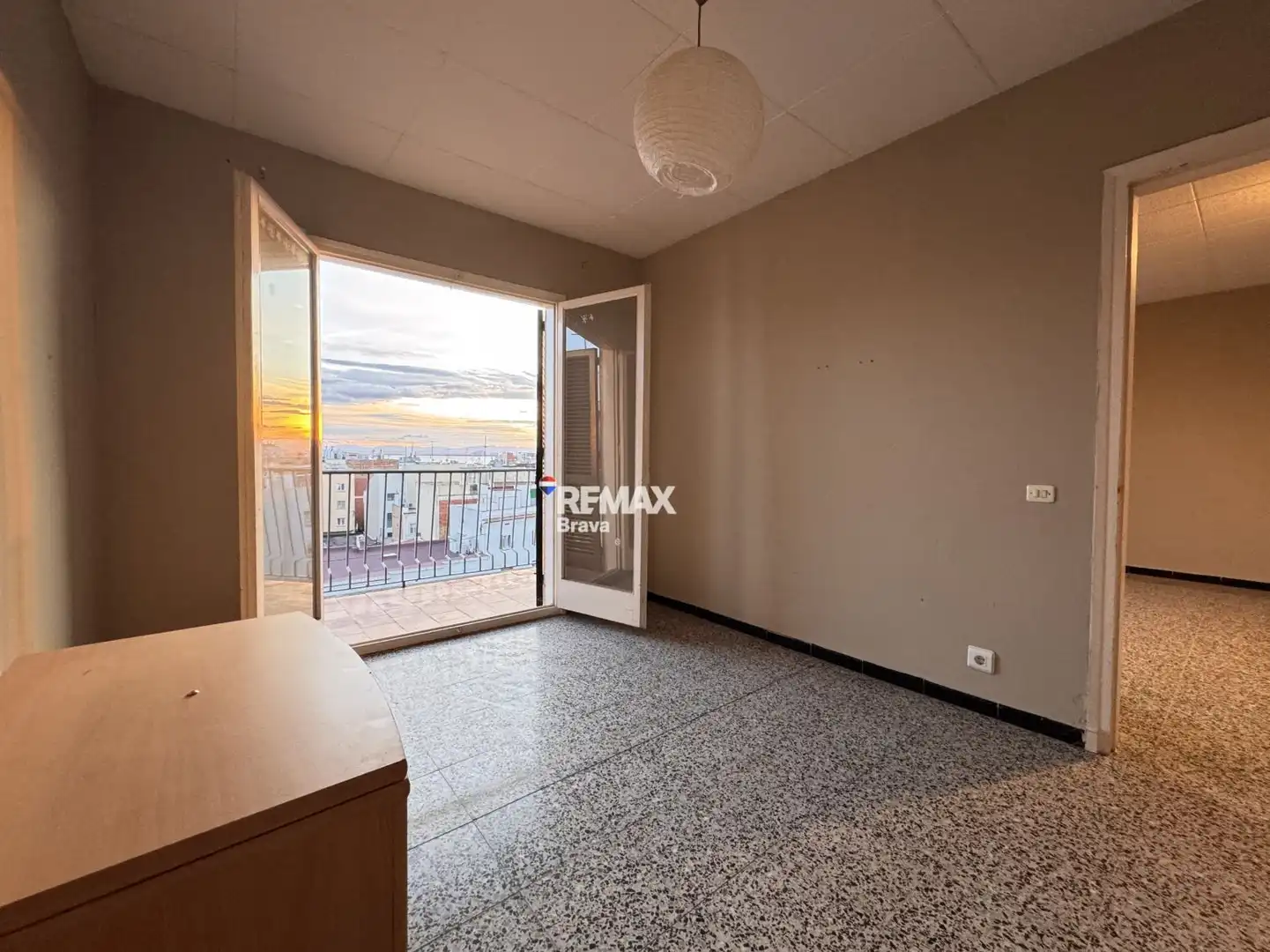 Habitación de Piso en venta en Roses con Balcón