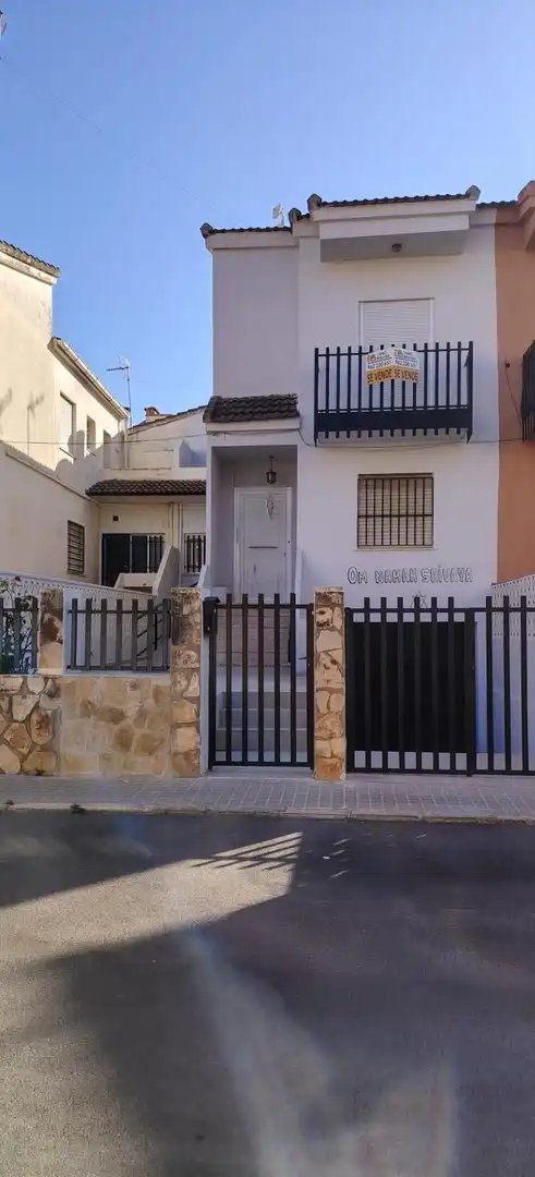 Exterior view of Houses for sale in Navarrés