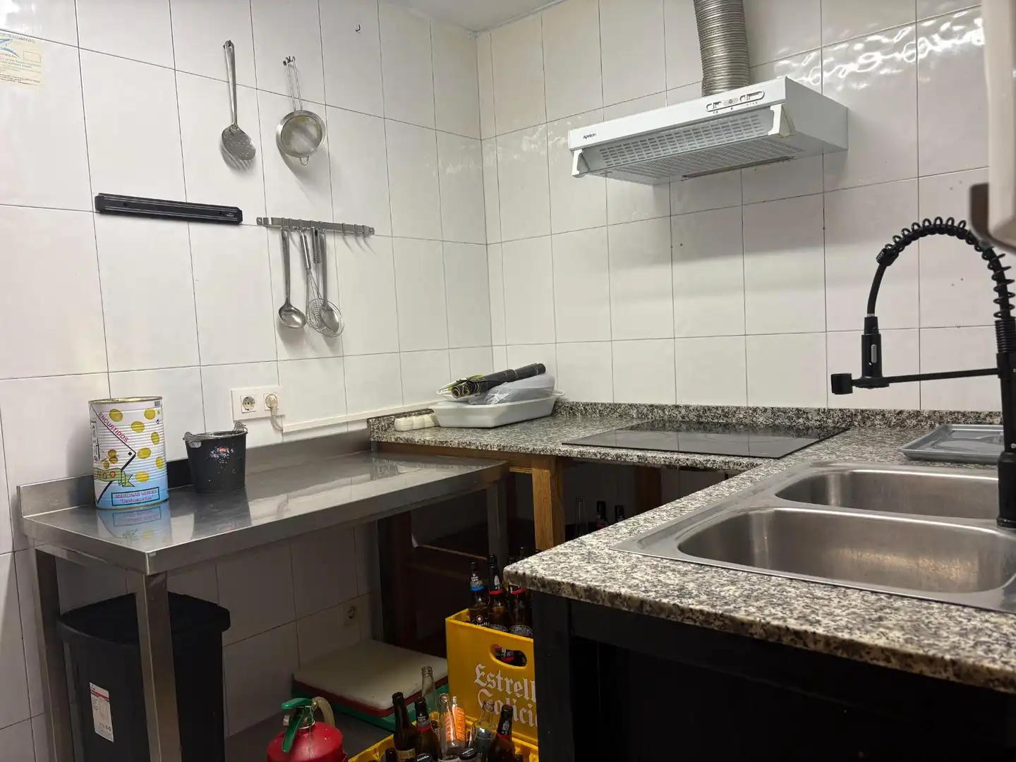 Küche von Geschaftsraum zur Miete in Oviedo  mit Möbliert