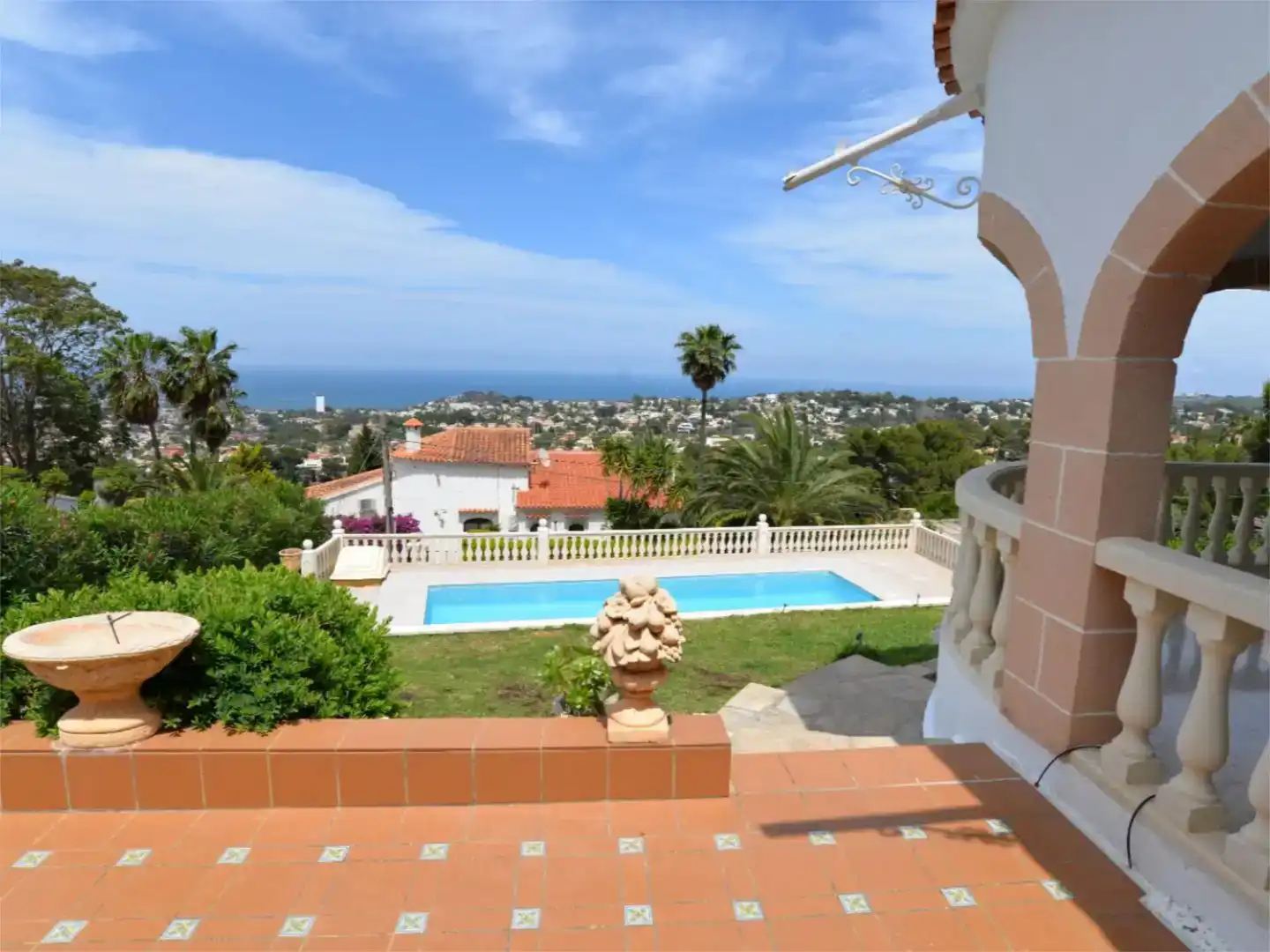 Außenansicht von Wohnung zur Miete in Dénia mit Klimaanlage, Privatgarten und Schwimmbad