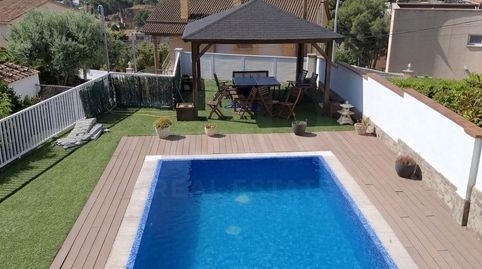 Foto 2 de Casa adosada en venta en Can Roca, Castelldefels