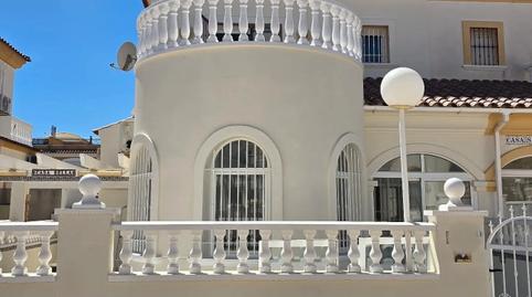 Foto 2 de Casa o xalet en venda a Calle Gotzone Mora, Parque Acuático - Sector 25, Torrevieja