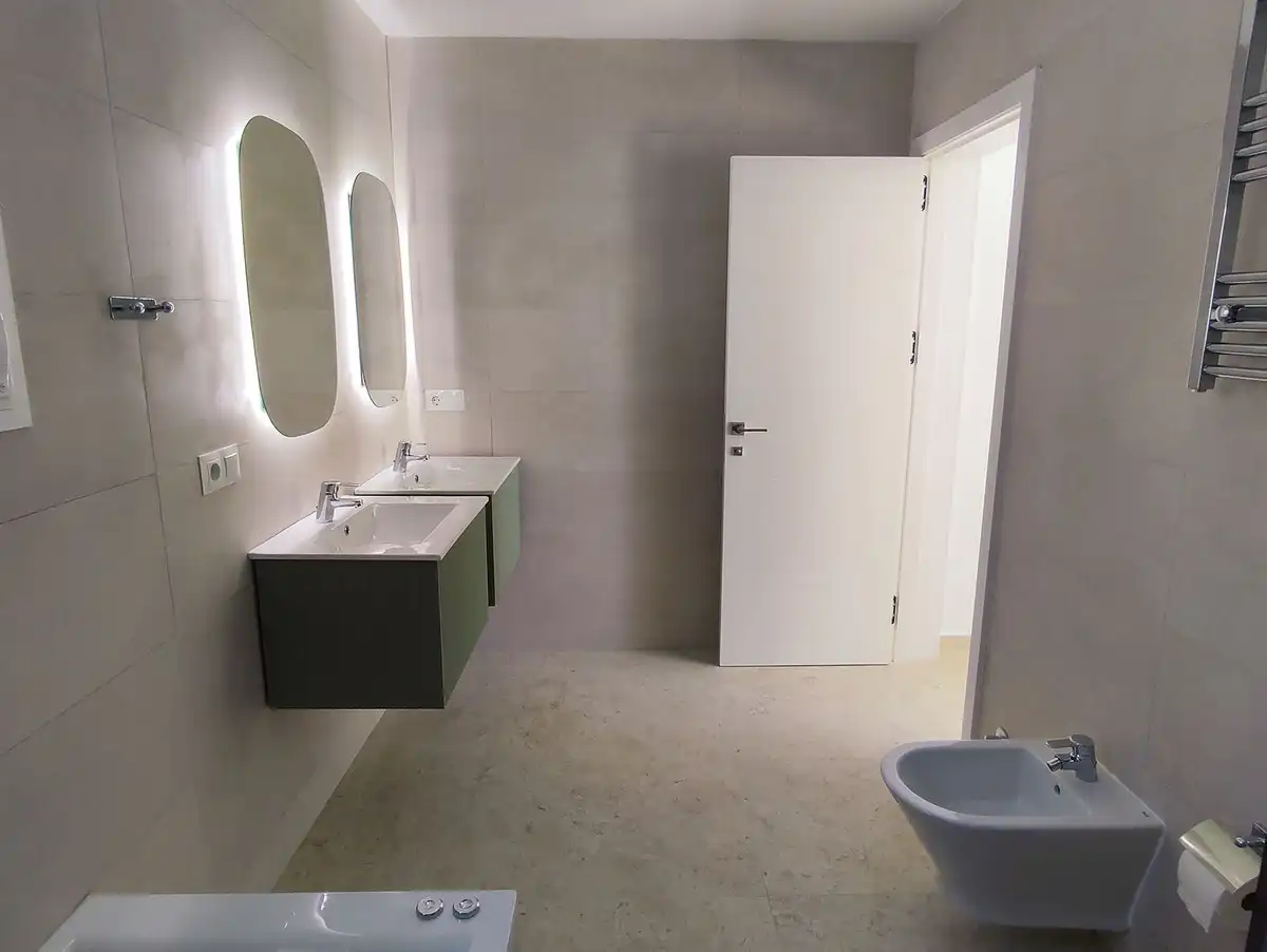 Bany de Casa o xalet en venda en Mijas amb Aire condicionat, Jardí privat i Piscina