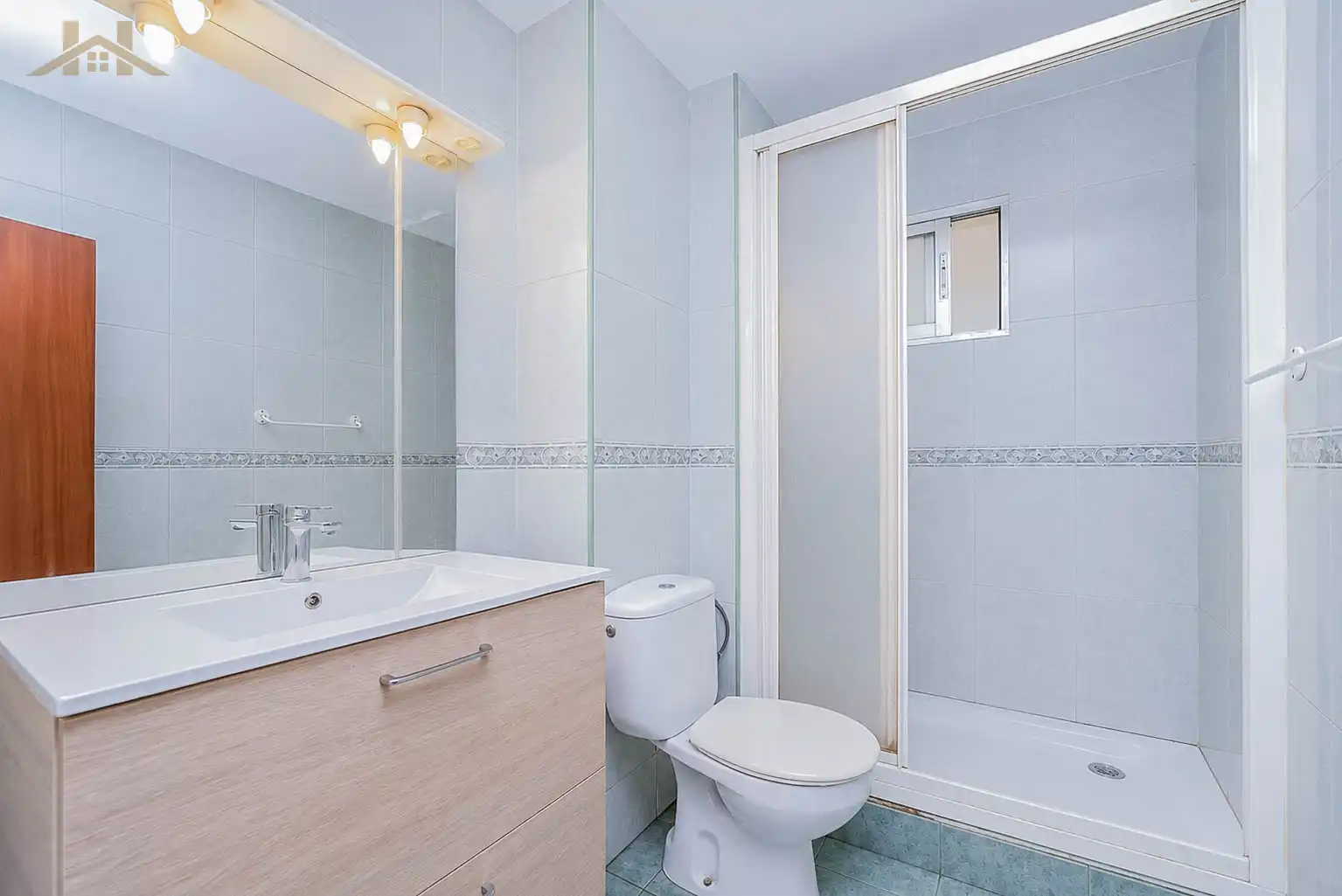 Baño de Piso en venta en Parla con Trastero